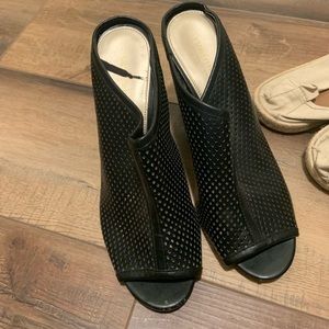Wedge heel slip-on shoes